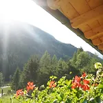 Almchalet Poellatal Lodge *