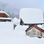 롯지 Almchalet Poellatal 렌베그