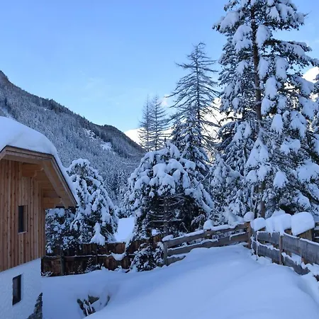 بيت خشبي Almchalet Poellatal *