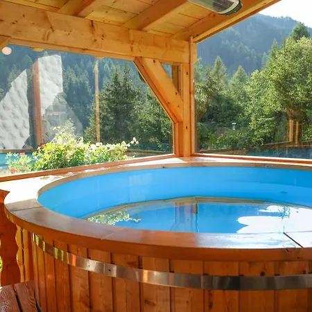 Almchalet Poellatal *