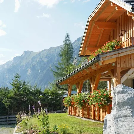 بيت خشبي Almchalet Poellatal *