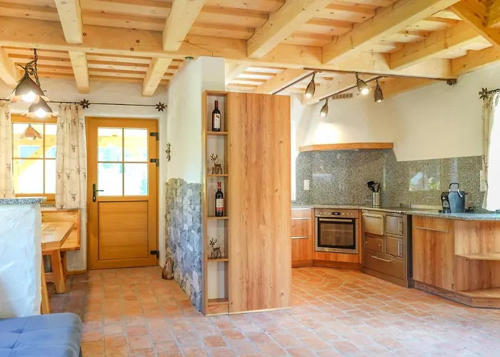 Almchalet Poellatal بيت خشبي رنفخ